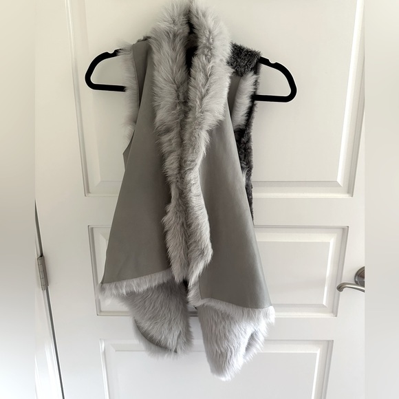 KARL DONOGHUE LAMBSKIN GREY SHEARLING VEST. Size 4